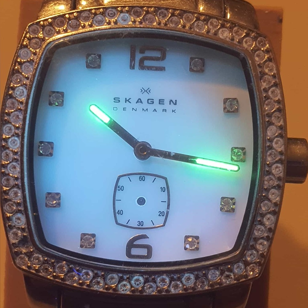 🦋10/$20🦋 Skagen Denmark Silver/MOP Rhinestone Stainless Steel Women's Watch
